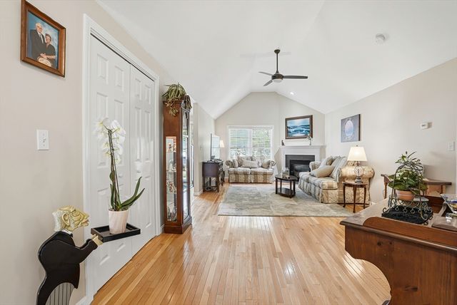 56 Nature View Drve 56, Uxbridge, MA 01569