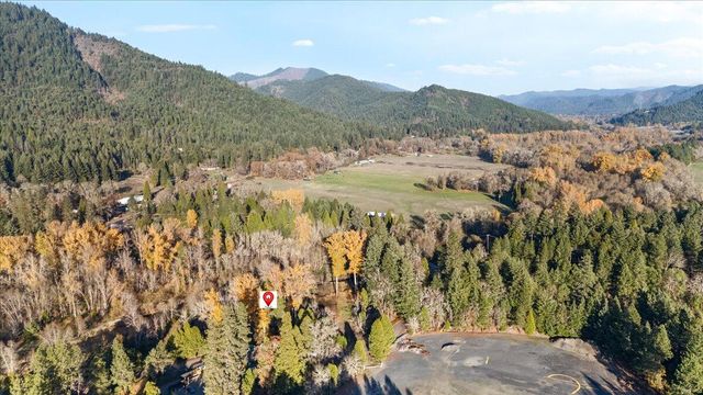 95 Barton Road, Glendale, OR 97442