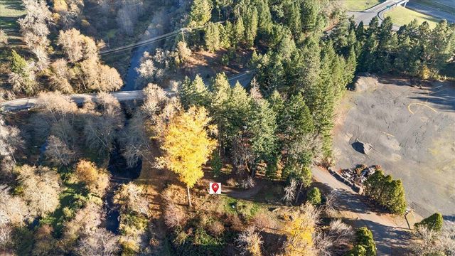 95 Barton Road, Glendale, OR 97442