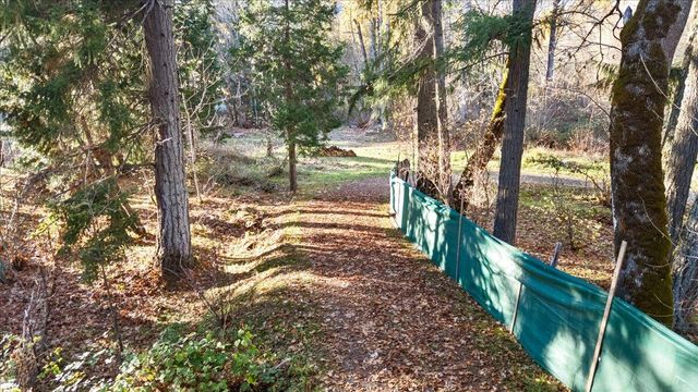 95 Barton Road, Glendale, OR 97442