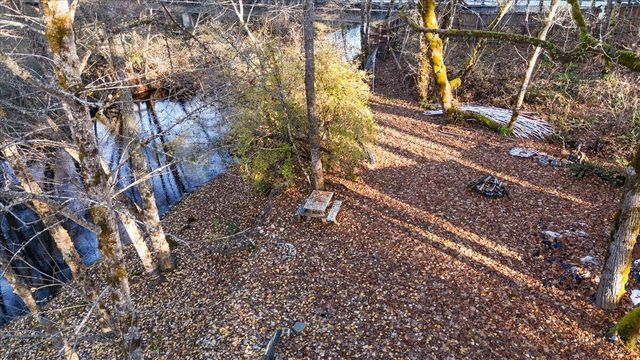 95 Barton Road, Glendale, OR 97442