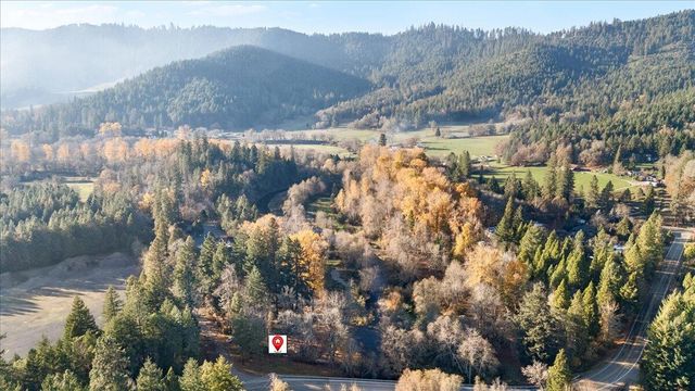 95 Barton Road, Glendale, OR 97442