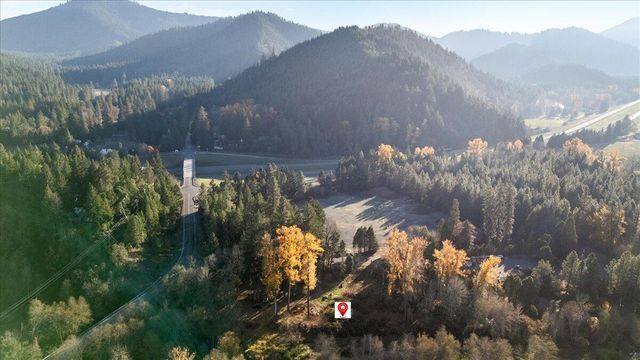 95 Barton Road, Glendale, OR 97442