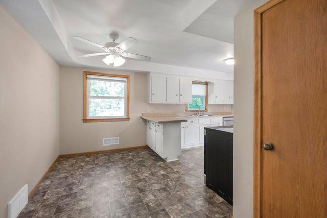 1140 Charlton Street, West Saint Paul, MN 55118