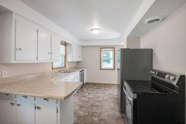 1140 Charlton Street, West Saint Paul, MN 55118