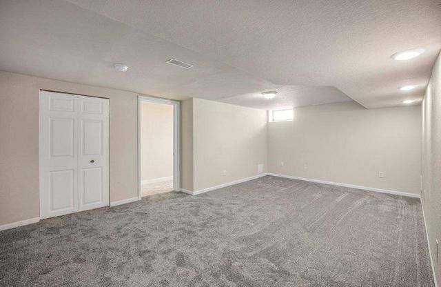 1140 Charlton Street, West Saint Paul, MN 55118