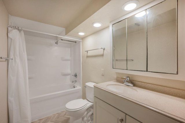 1140 Charlton Street, West Saint Paul, MN 55118