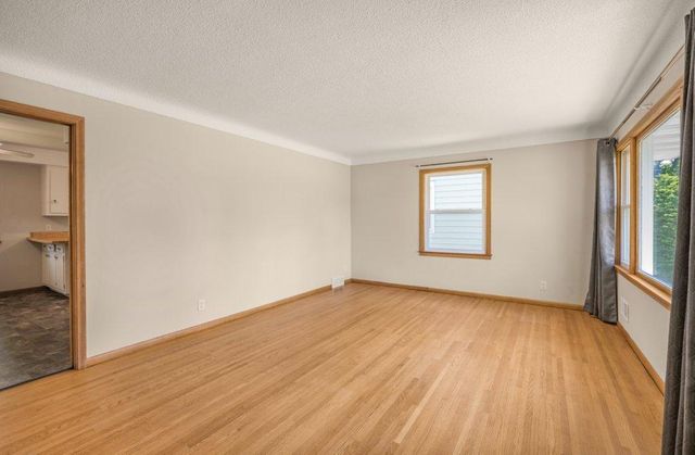 1140 Charlton Street, West Saint Paul, MN 55118