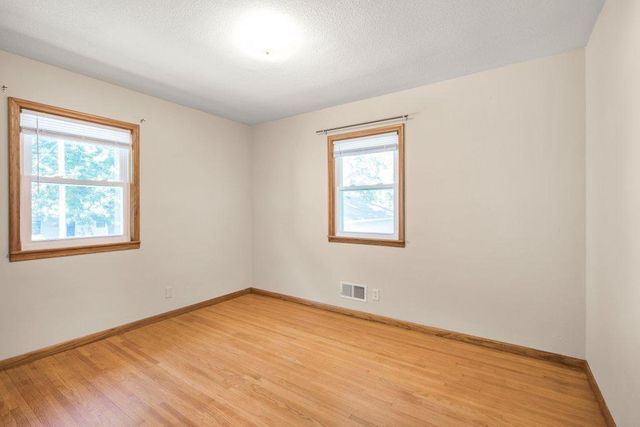 1140 Charlton Street, West Saint Paul, MN 55118
