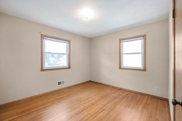 1140 Charlton Street, West Saint Paul, MN 55118