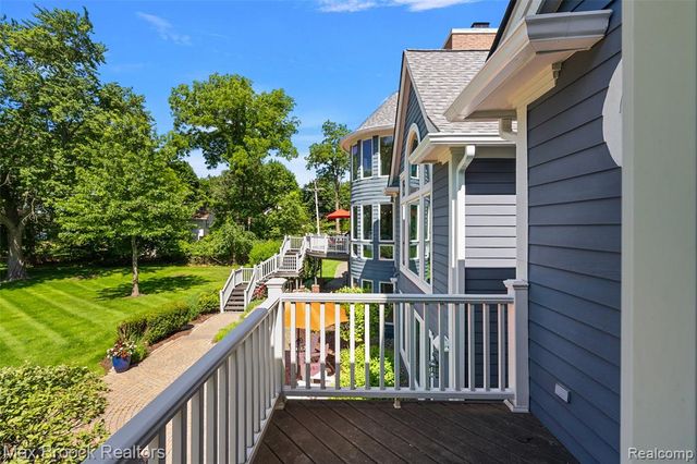 4875 Old Orchard Trail, Orchard Lake, MI 48324