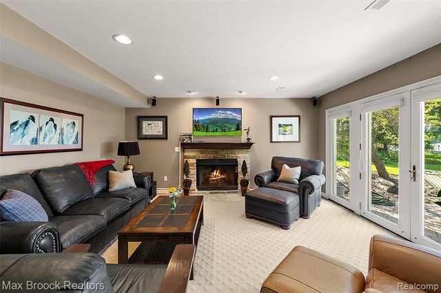 4875 Old Orchard Trail, Orchard Lake, MI 48324
