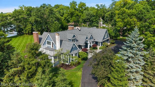 4875 Old Orchard Trail, Orchard Lake, MI 48324