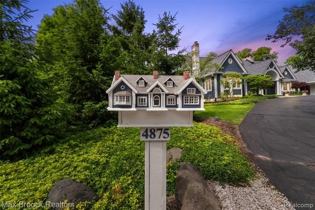4875 Old Orchard Trail, Orchard Lake, MI 48324