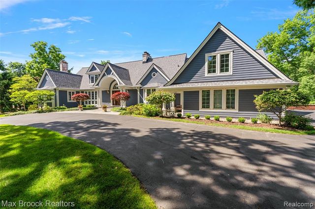 4875 Old Orchard Trail, Orchard Lake, MI 48324