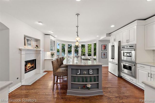 4875 Old Orchard Trail, Orchard Lake, MI 48324
