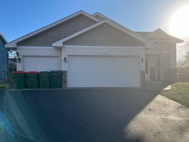 806 103rd Avenue NE, Blaine, MN 55434