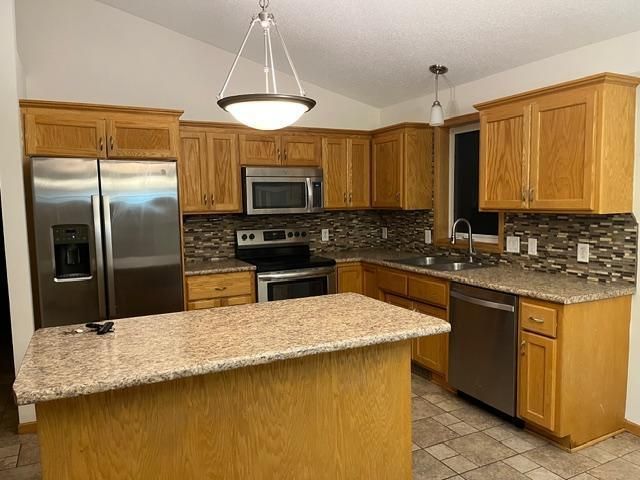 806 103rd Avenue NE, Blaine, MN 55434