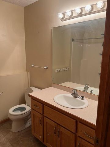 806 103rd Avenue NE, Blaine, MN 55434