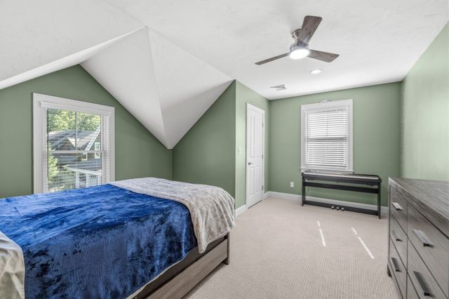 7 Hat Trick Dr, Plymouth, MA 02360