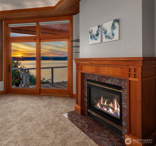 8204 East Side Drive NE, Tacoma, WA 98422