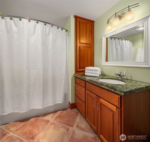 8204 East Side Drive NE, Tacoma, WA 98422