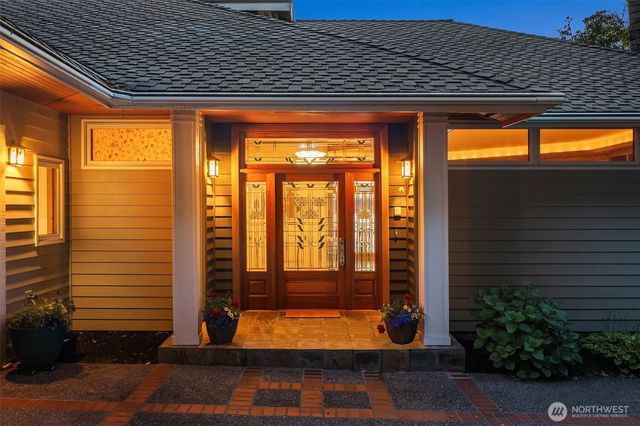 8204 East Side Drive NE, Tacoma, WA 98422