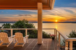 8204 East Side Drive NE, Tacoma, WA 98422