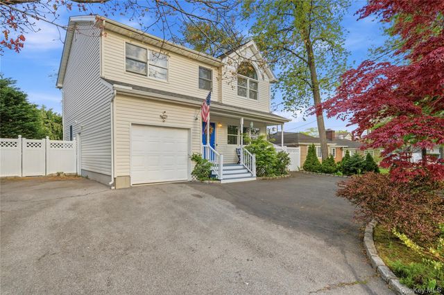 695 Higbie Lane, West Islip, NY 11795