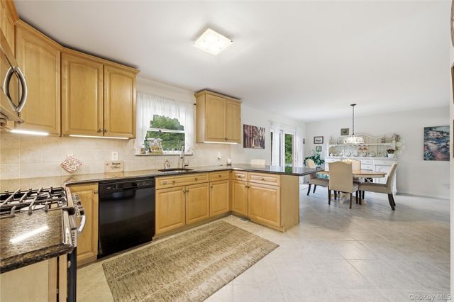 695 Higbie Lane, West Islip, NY 11795