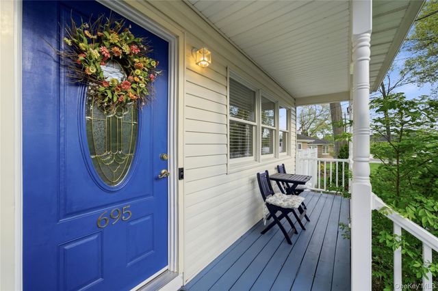 695 Higbie Lane, West Islip, NY 11795