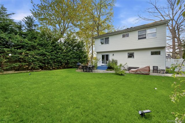 695 Higbie Lane, West Islip, NY 11795