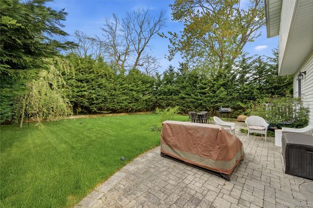 695 Higbie Lane, West Islip, NY 11795