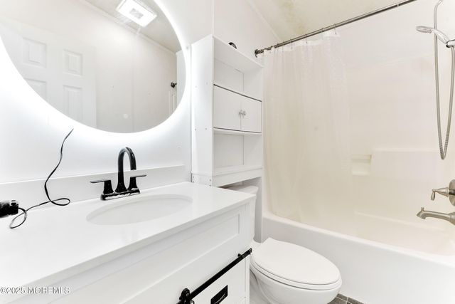 813 North Street, Jackson, NJ 08527