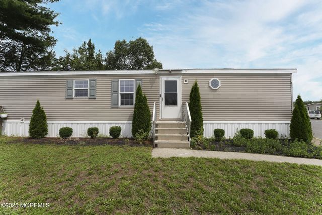 813 North Street, Jackson, NJ 08527