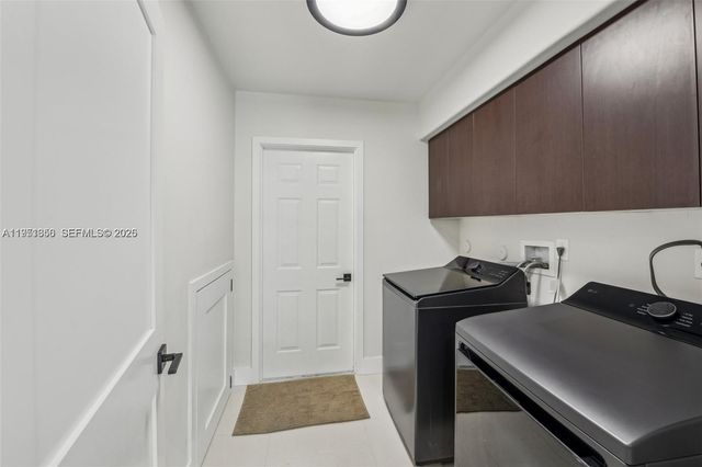 20160 NW 9th Dr, Pembroke Pines, FL 33029