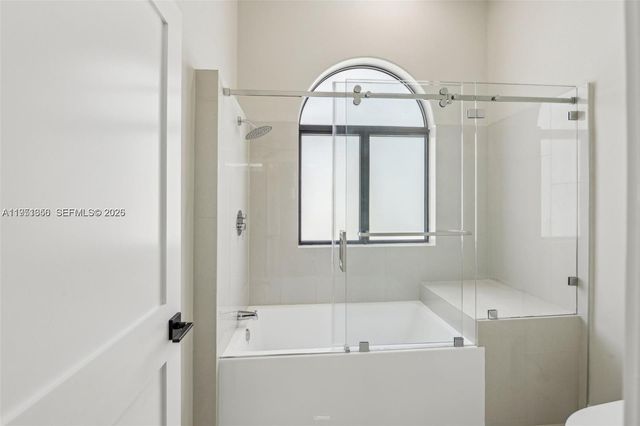 20160 NW 9th Dr, Pembroke Pines, FL 33029