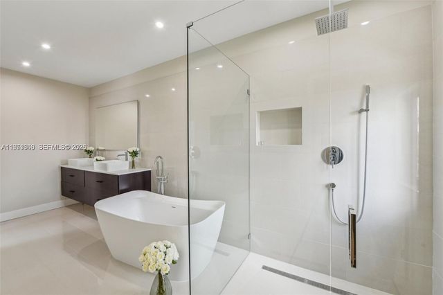 20160 NW 9th Dr, Pembroke Pines, FL 33029