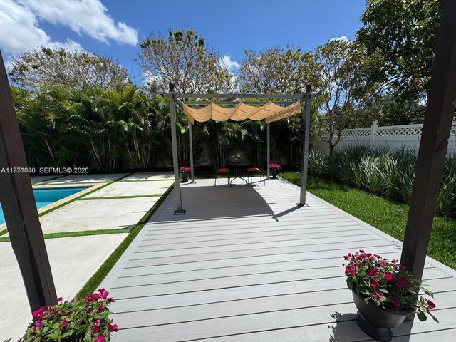 20160 NW 9th Dr, Pembroke Pines, FL 33029