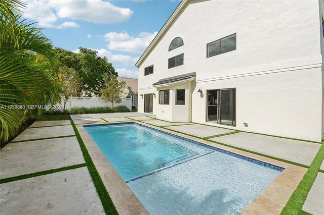 20160 NW 9th Dr, Pembroke Pines, FL 33029