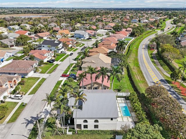 20160 NW 9th Dr, Pembroke Pines, FL 33029
