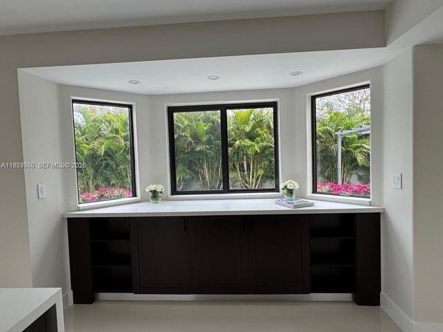 20160 NW 9th Dr, Pembroke Pines, FL 33029