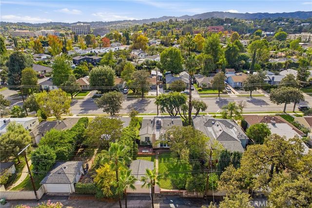 16753 Magnolia, Encino, CA 91436