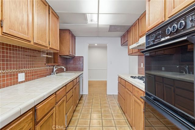 16753 Magnolia, Encino, CA 91436