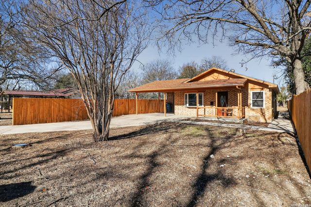 404 Hugo, Kerrville, TX 78028
