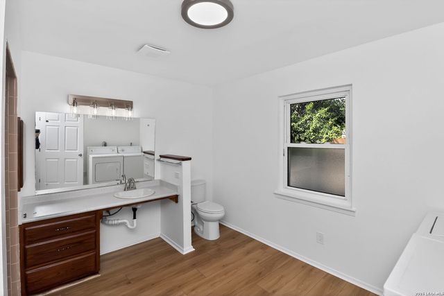 404 Hugo, Kerrville, TX 78028