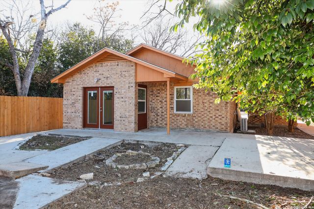 404 Hugo, Kerrville, TX 78028