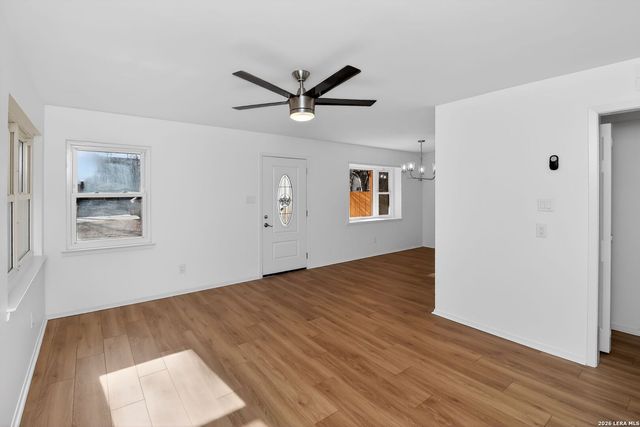 404 Hugo, Kerrville, TX 78028