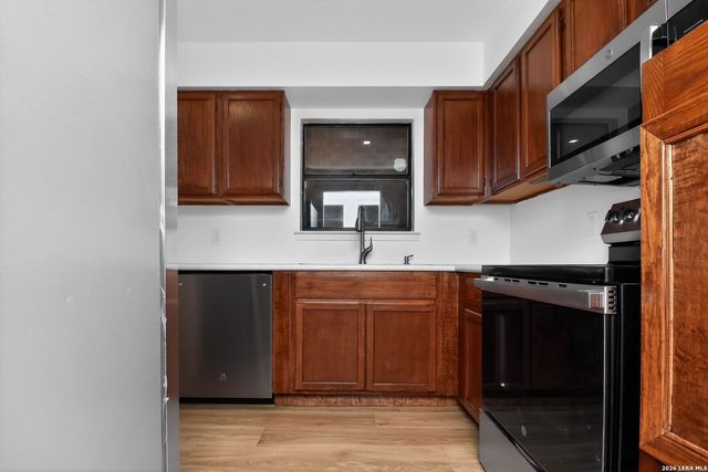 404 Hugo, Kerrville, TX 78028