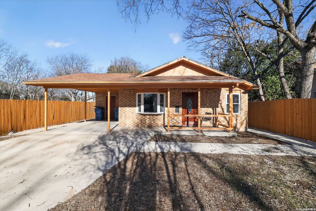 404 Hugo, Kerrville, TX 78028